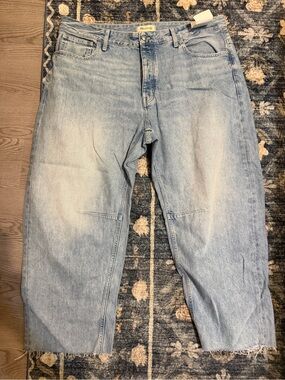 Madewell Women’s Light Blue Denim Barrel Jeans